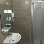 Astoria فندق