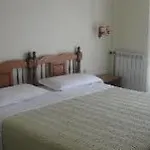 Astoria فندق بورديغيرا