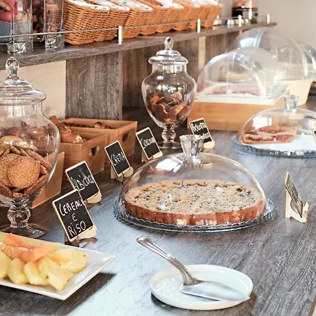 Отель Astoria 3*