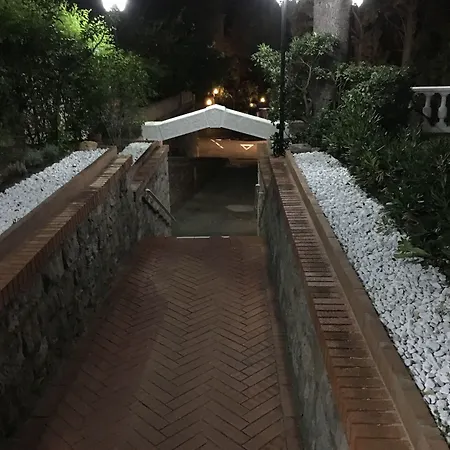 Astoria 3*