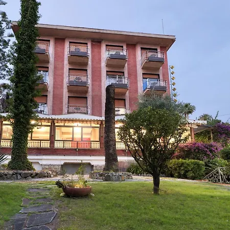 Hotel Astoria 3*